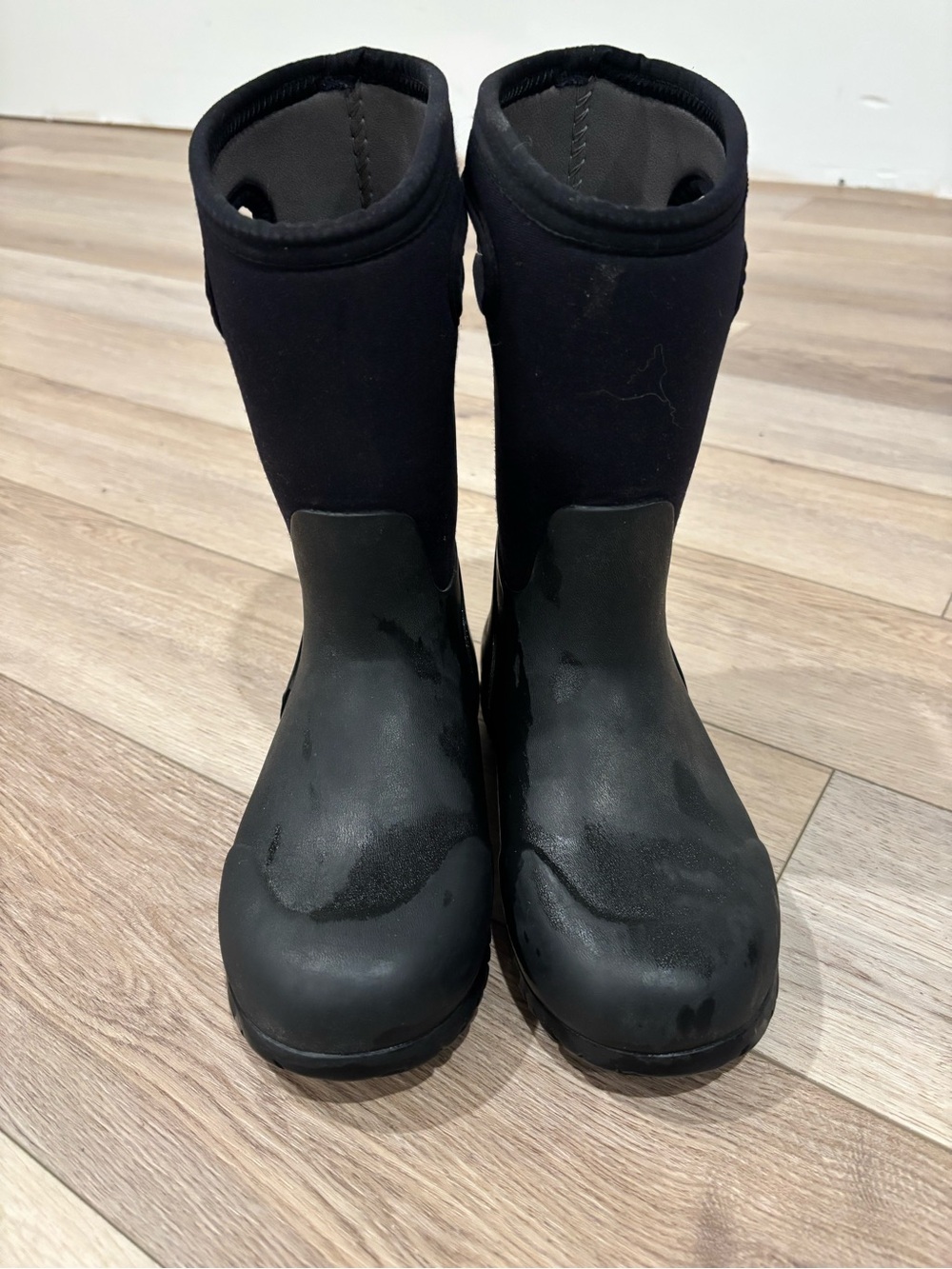 Kids Black BOGS Snow Boots SIZE 2